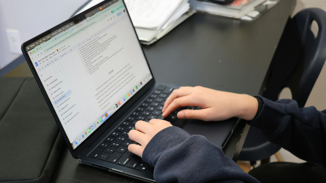 Best Typing Skills for Office Jobs in the UK